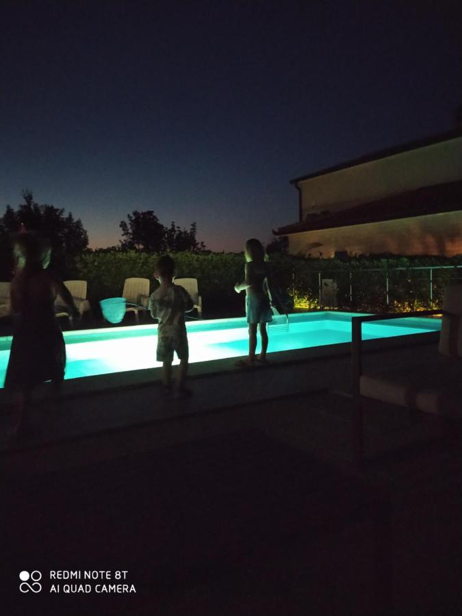 Villa Nika لابين المظهر الخارجي الصورة